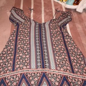 Printed Long strapped off the shoulder top